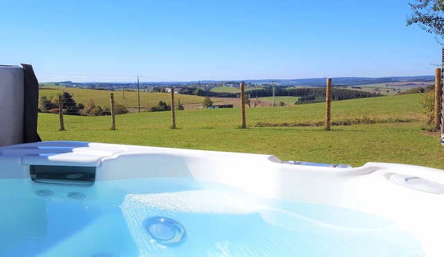 Wellness holiday with dog, heated outdoor whirlpool, sauna, whirlpool tub, WiFi