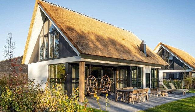 Wellness Villa Stay in Texel