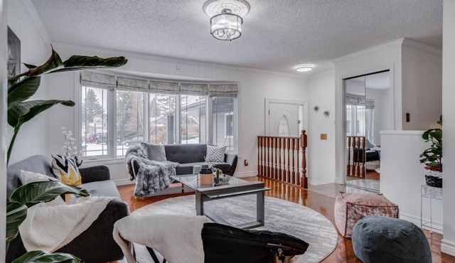 Wesley -Large 5bdrm 3 baths home, minutes to WEM!