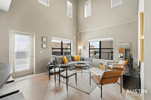 West Campus 8BR 5BA Dual Retreat Near Zilker, SXSW and Downtown by Austin Vacay