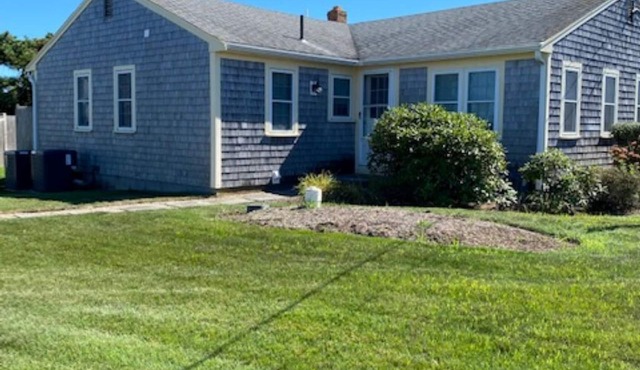 West Dennis Beach House (South Village Beach)