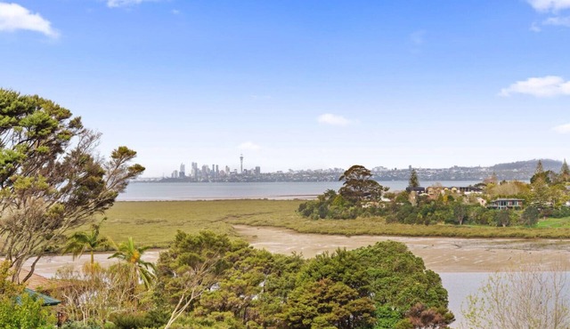 West Harbour Modern Loft Studio with Iconic Skyline