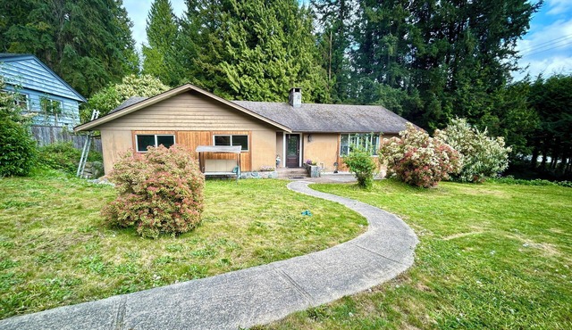 West Van Retreat | 3BR Near Beach & Mountains