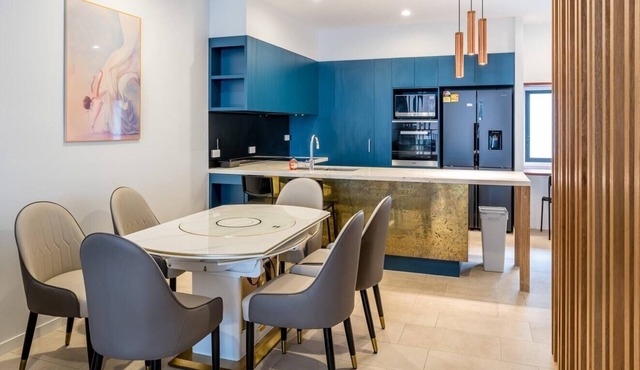Westend high-end 3 bedroom Townhouse Next to River