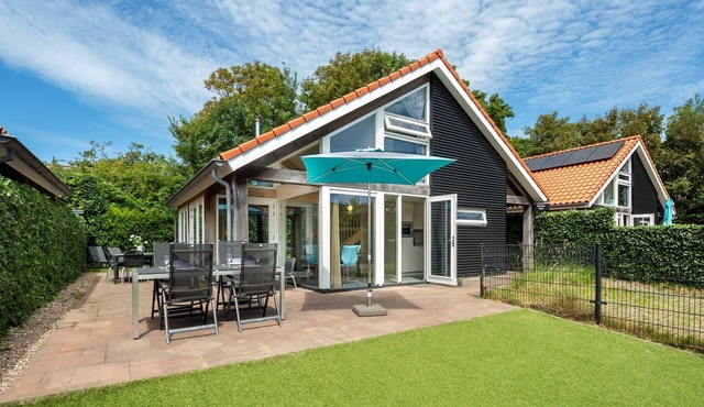 Westerduyn 2 luxury villa in top location near beach and sea
