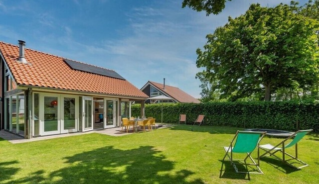 Westerduyn 7 luxury familyvilla with garden near beach and sea