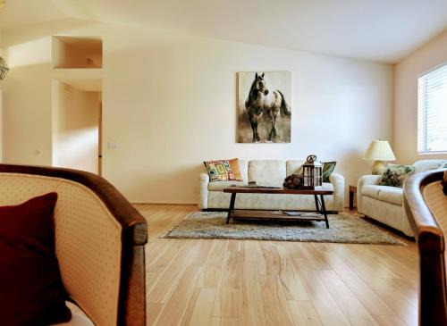 Western Horizon Home