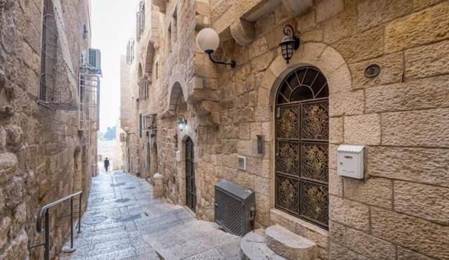 Western Wall Luxury House