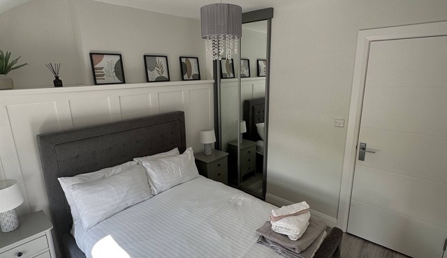 Westland Suites - Modern, stylish and central apartment's
