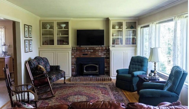 Westside Vista Wine Country Guest House