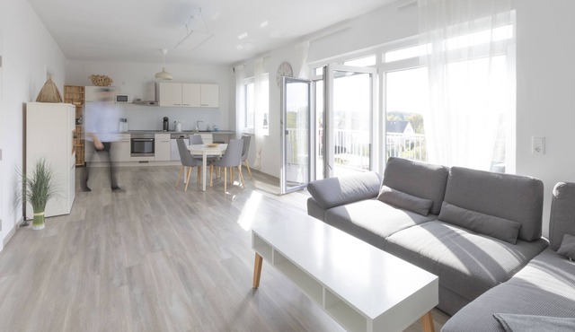 Westwind - 90m² holiday apartment with south-facing balcony