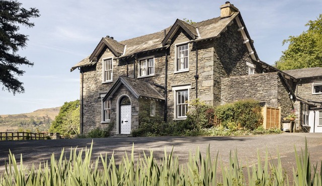 WETHERLAM, pet friendly, with open fire in Grasmere