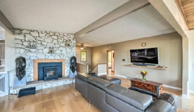 Whale Watching, Private Beach, Hot Tub and more! Coupeville 3/2