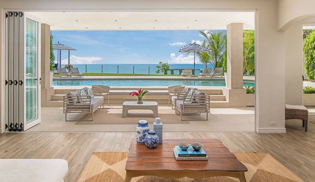 Whales view, beach house on Cliff Villamarunga