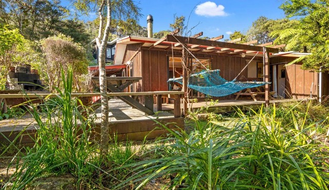 Whare Parauri - Tata Beach Holiday Home