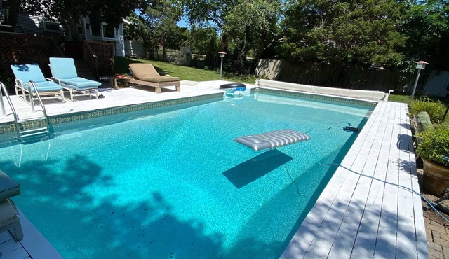 WHB .5 acre Heated pool, spa, walk main st bike beach.Gym, outdoor kitchen