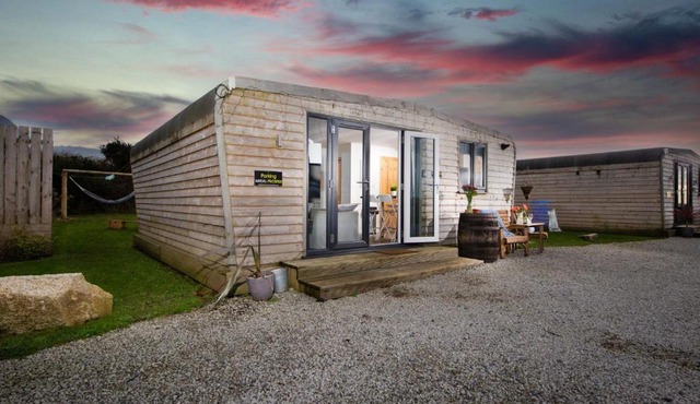 Wheal Prosper- Beautifully Fitted Wooden Lodge Helston Cornwall