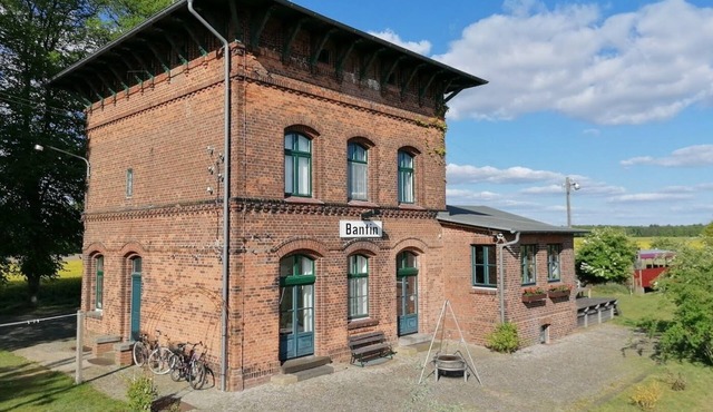 Where history, tranquillity and nature come together - living in the old station?