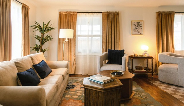 Whether you're here to explore the Rogue River, Crater Lake, or the Britt Festival, this location is the perfect home base for your Southern Oregon experience!