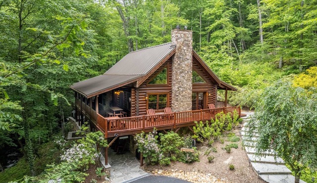 Whispering Forest - Luxury, Custom Mountain Cabin with a Private Waterfall and a Hot Tub!