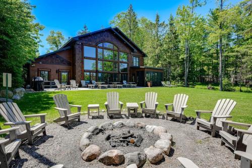 Whispering Pines Lodge: 11 Bedroom