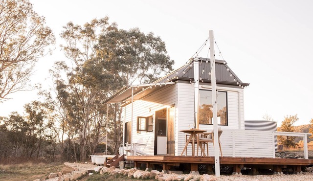 Whispering Waters: Tiny house 15mins from bathurst CBD