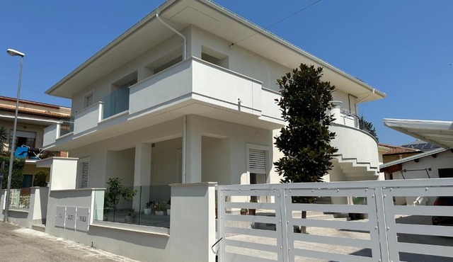 white B&B