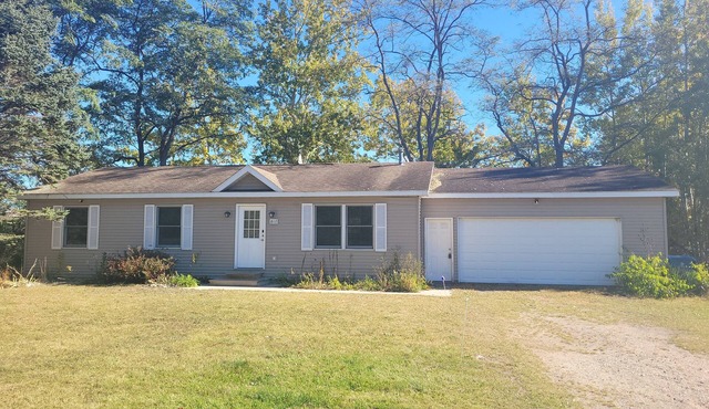 White Birch - Riverfront and Newly-Remodeled! Great Location!