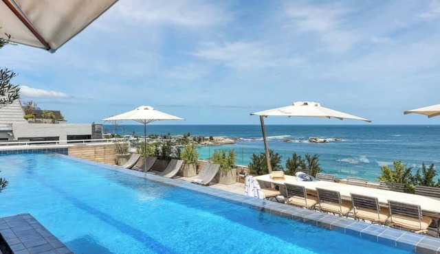 White Cliffs Penthouse - Clifton | Roof-top pool