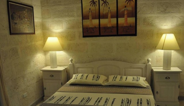 White Coconut Studio at Blue Ocean Cottage in Silver Sands