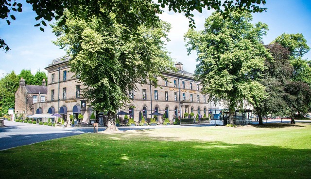 White Hart Hotel & Apartments