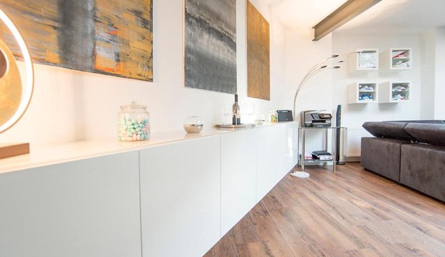 White Lofty und White Studio