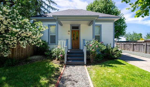 White Lotus - Minutes To Downtown 2 Bedroom Home