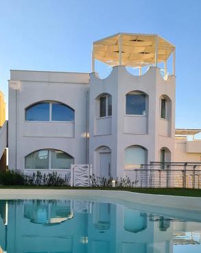 White Oasis - Piscina e Ombrellone in spiaggia seconda fila incluso