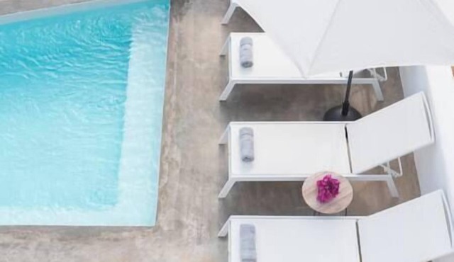 White Orchid Suites | 1 | Heated Shared Mini Pool
