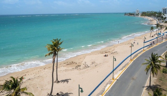 White Pearl Beach Flat | Recently renovated apartment in Condado!