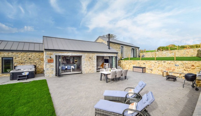 White Rose Barn - Three Bedroom House, Sleeps 6