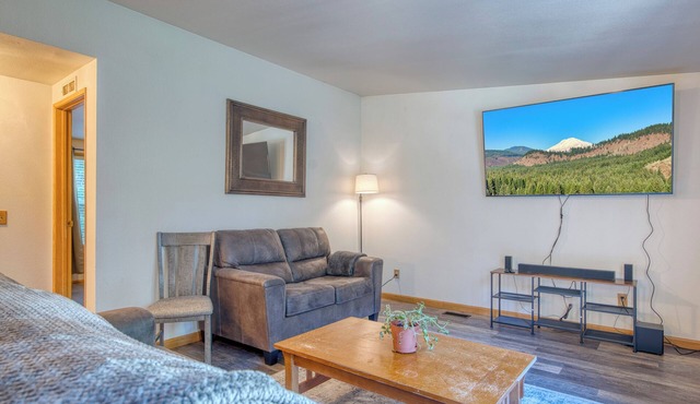White Salmon River House
