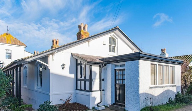 Whitecliff by Keepers Cottages