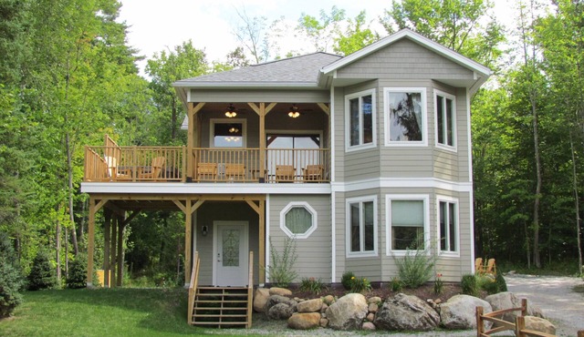 Whiteface Mountain/Wilmington New York~Hot Tub, Gas Fireplace, Mountain Views!