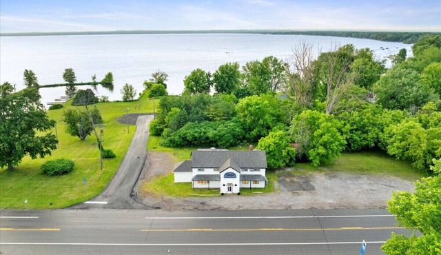 "Whitewater-The Genoa" on Oneida Lake/Sleeps 8!