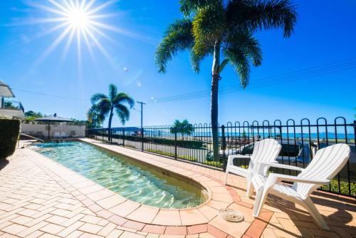 Whitsunday Beachfront Apartment on Coral Esplanade