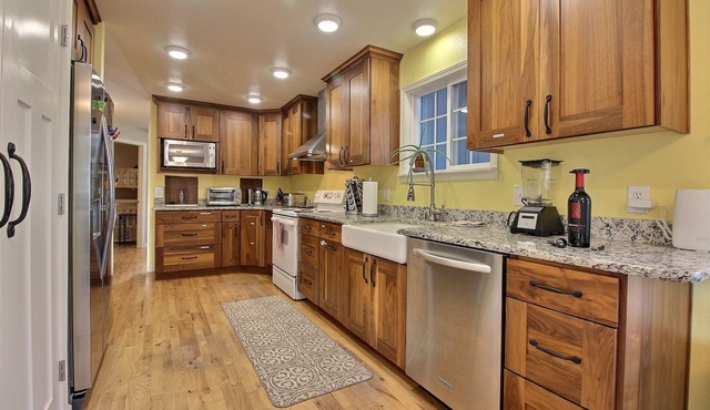Whole Home - ModernAmenities✔ ConvenientLocation⭐ CountrySetting❤