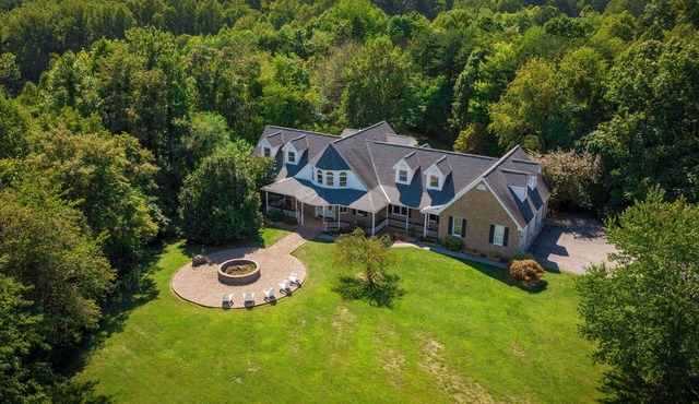 “Whole Home Near Roanoke Ideal 10+ Night Stay - VT, Hollins Liberty Graduation