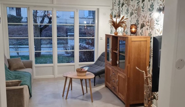 Whole house: accommodation - Roye, France