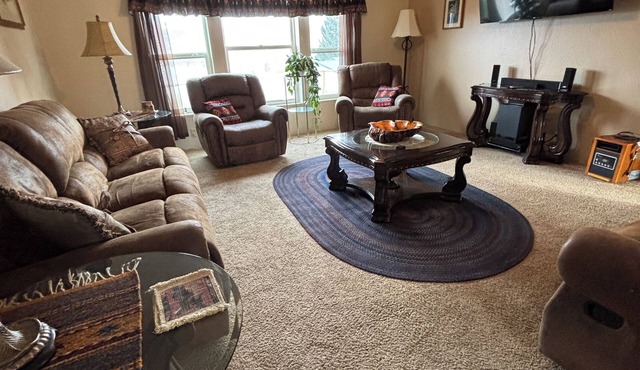 Wild West Hideaway: 3-bedroom home in cozy Challis Pet-friendly! No cleaning fee