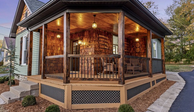 Wilderness Trail Bungalow. Adjustable Beds