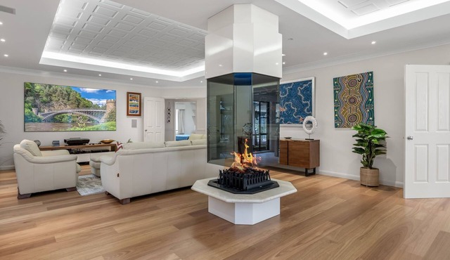 Wilderness Waters Grande Estate with Private Pool and Tennis Court