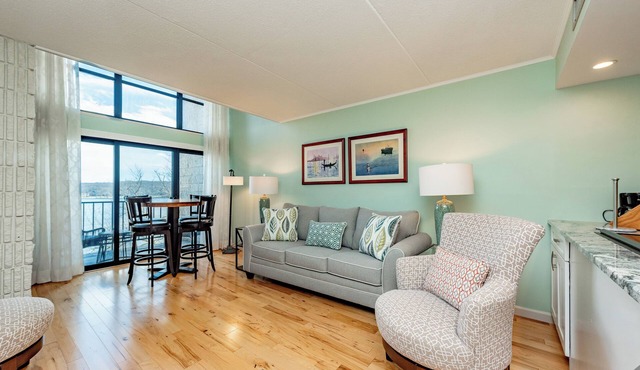 Will O' The Wisp: 501F Three Bedroom/Two Bath