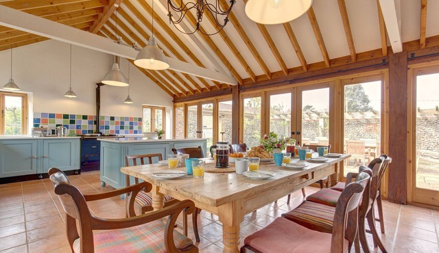 Williams Barn - a self catering cottage that sleeps 10 guests in 5 bedrooms